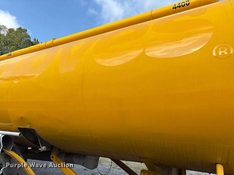 image for item EC4394 2008 Beall BIAST-96-3-SB tank trailer