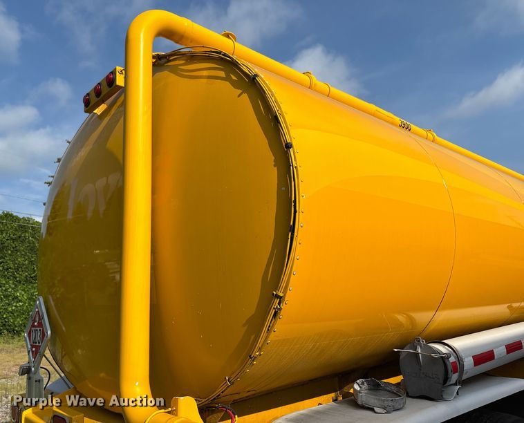 image for item EC4394 2008 Beall BIAST-96-3-SB tank trailer