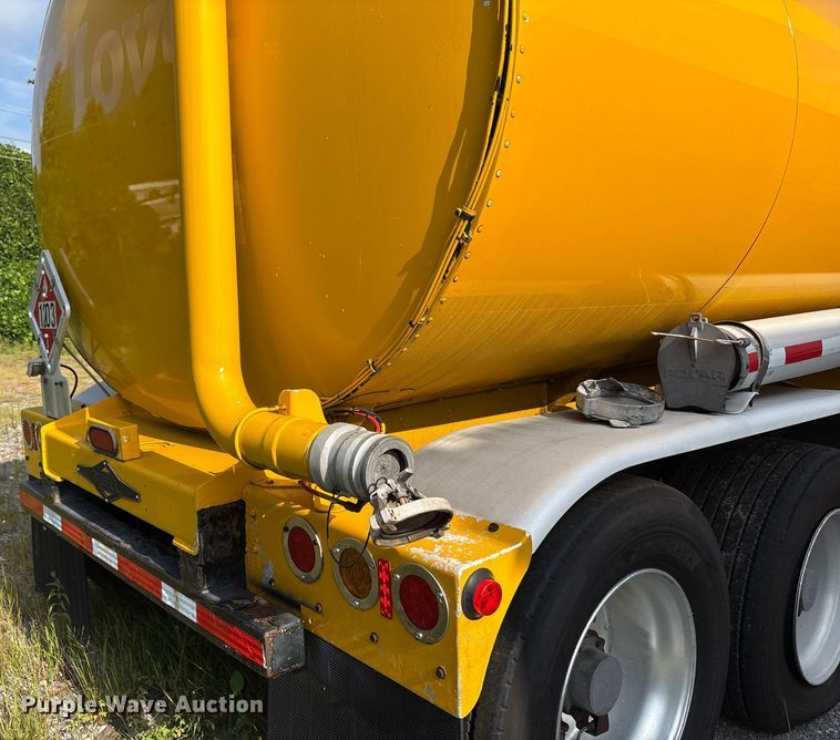 image for item EC4394 2008 Beall BIAST-96-3-SB tank trailer