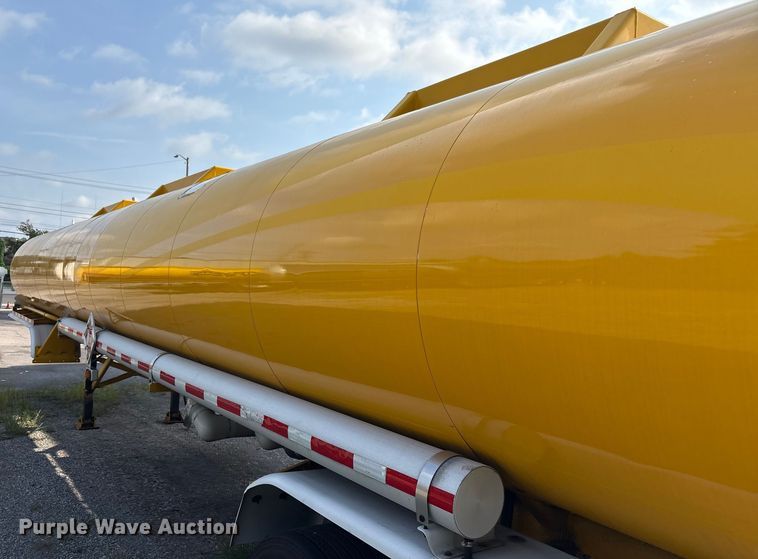 image for item EC4394 2008 Beall BIAST-96-3-SB tank trailer