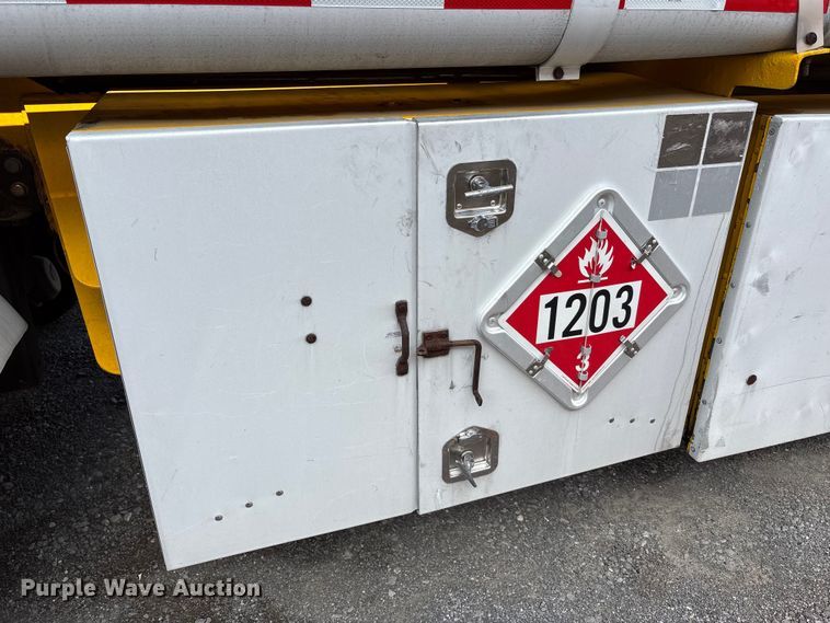 image for item EC4394 2008 Beall BIAST-96-3-SB tank trailer