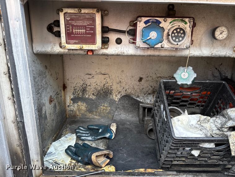 image for item EC4394 2008 Beall BIAST-96-3-SB tank trailer