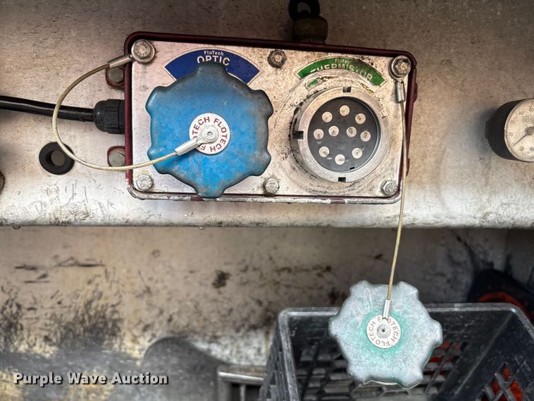 image for item EC4394 2008 Beall BIAST-96-3-SB tank trailer