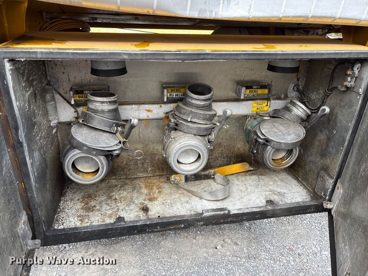 image for item EC4394 2008 Beall BIAST-96-3-SB tank trailer