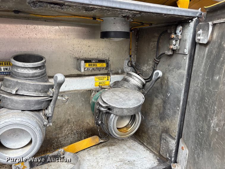 image for item EC4394 2008 Beall BIAST-96-3-SB tank trailer