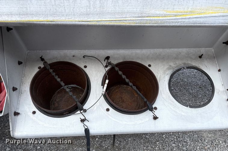 image for item EC4394 2008 Beall BIAST-96-3-SB tank trailer