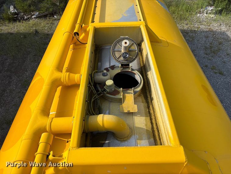 image for item EC4394 2008 Beall BIAST-96-3-SB tank trailer