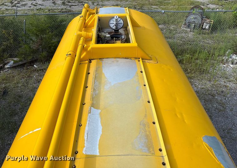 image for item EC4394 2008 Beall BIAST-96-3-SB tank trailer