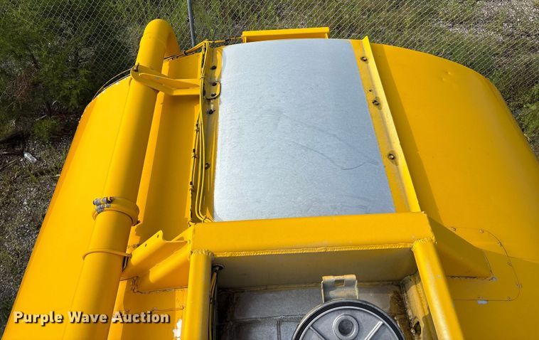 image for item EC4394 2008 Beall BIAST-96-3-SB tank trailer