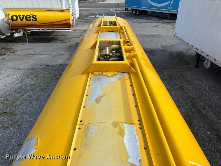 image for item EC4394 2008 Beall BIAST-96-3-SB tank trailer