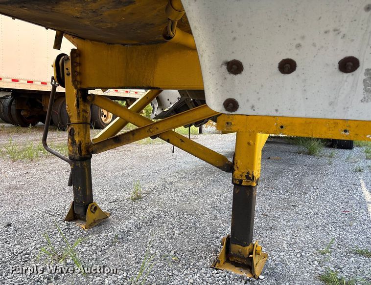 image for item EC4394 2008 Beall BIAST-96-3-SB tank trailer