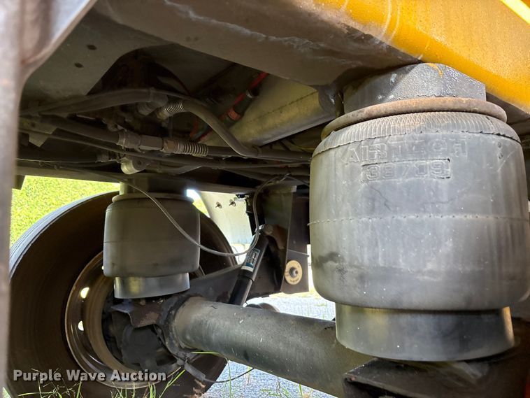 image for item EC4394 2008 Beall BIAST-96-3-SB tank trailer