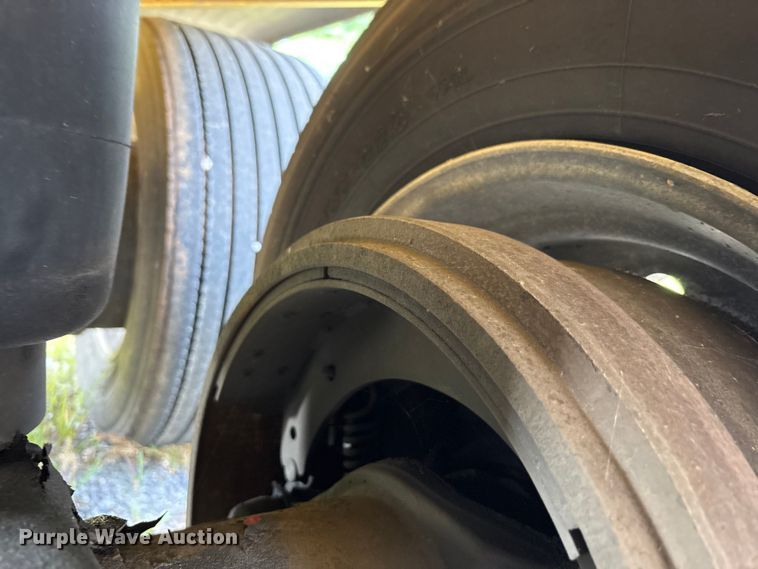 image for item EC4394 2008 Beall BIAST-96-3-SB tank trailer