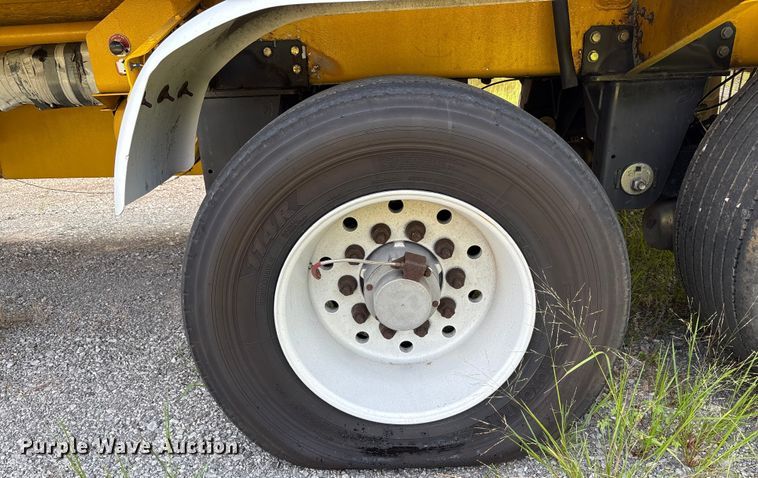 image for item EC4394 2008 Beall BIAST-96-3-SB tank trailer