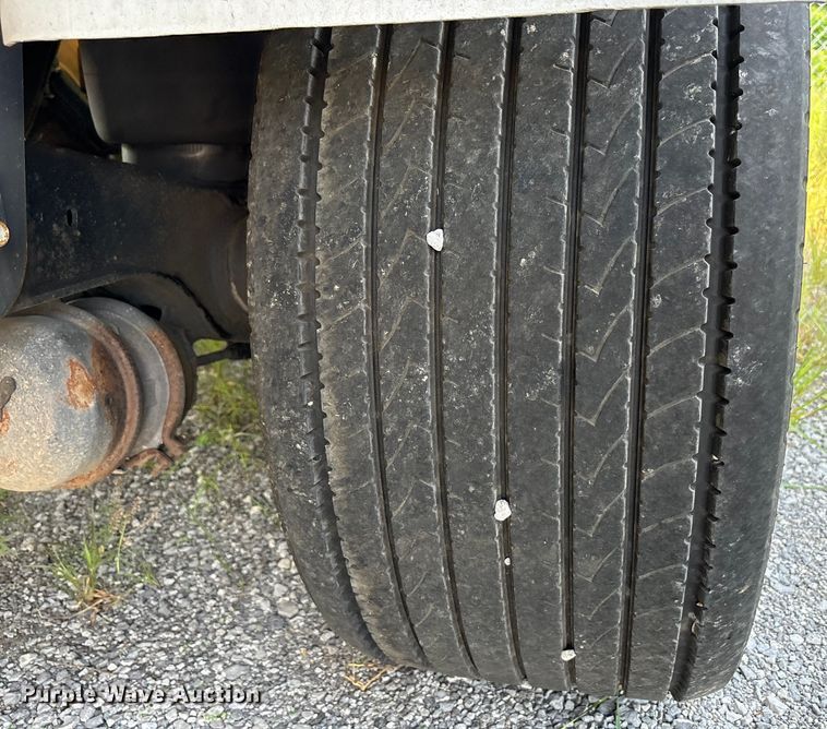 image for item EC4394 2008 Beall BIAST-96-3-SB tank trailer