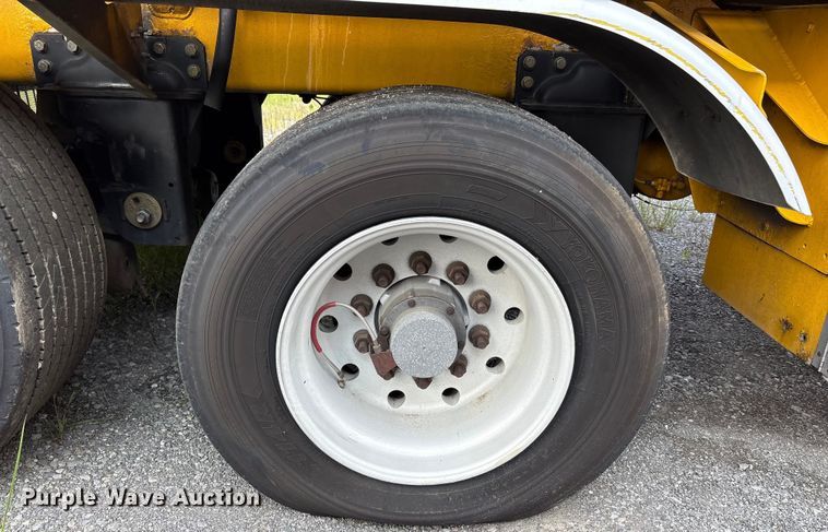 image for item EC4394 2008 Beall BIAST-96-3-SB tank trailer