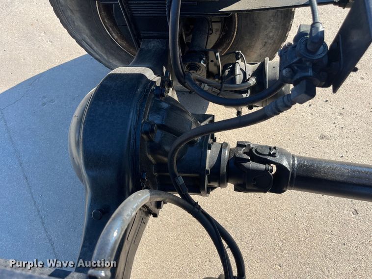 image for item ED2195 2006 International 7300  truck cab and chassis