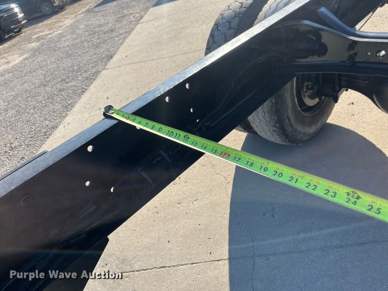 image for item ED2195 2006 International 7300  truck cab and chassis