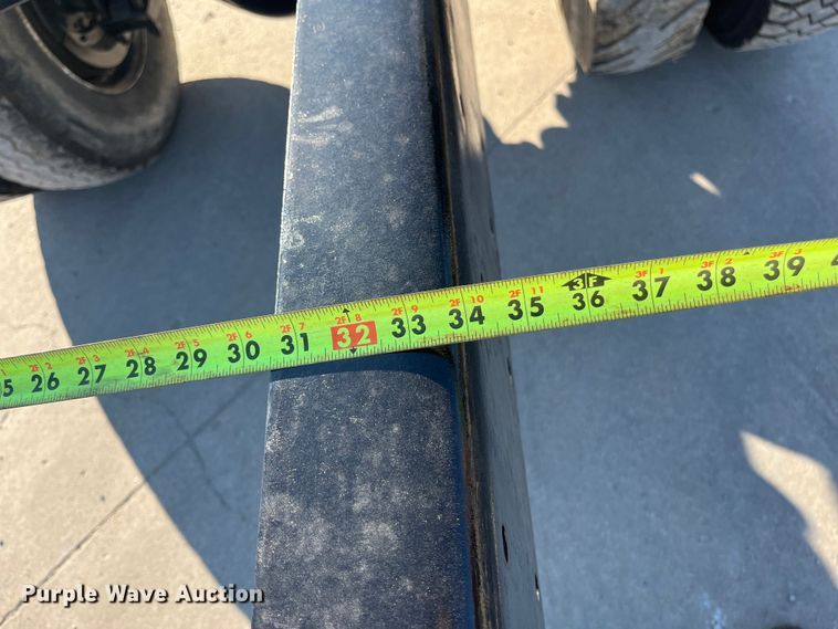 image for item ED2195 2006 International 7300  truck cab and chassis