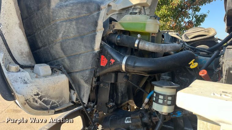 image for item ED2195 2006 International 7300  truck cab and chassis