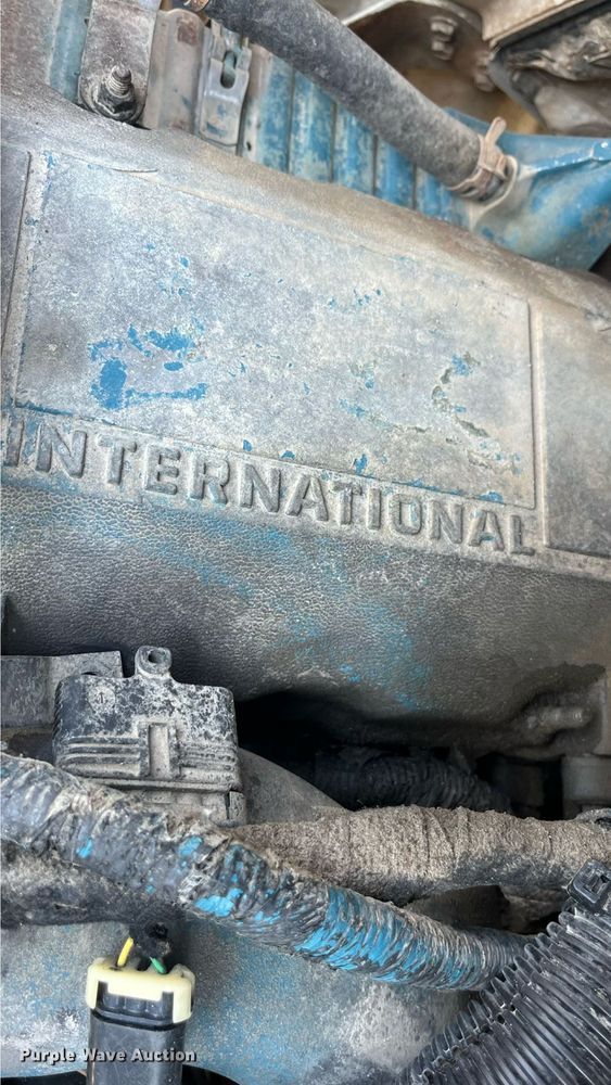 image for item ED2195 2006 International 7300  truck cab and chassis