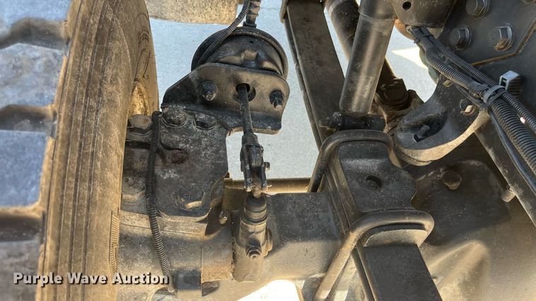 image for item ED2195 2006 International 7300  truck cab and chassis