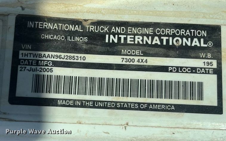 image for item ED2195 2006 International 7300  truck cab and chassis