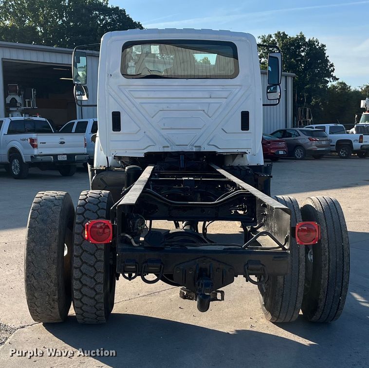 image for item ED2196 2006 International 7300  truck cab and chassis