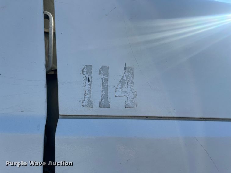 image for item ED2196 2006 International 7300  truck cab and chassis