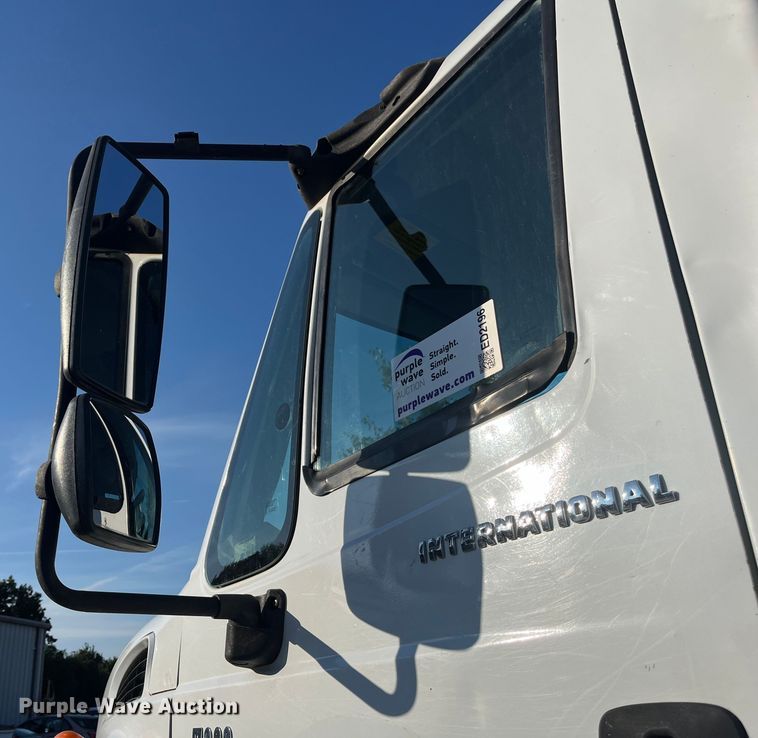 image for item ED2196 2006 International 7300  truck cab and chassis