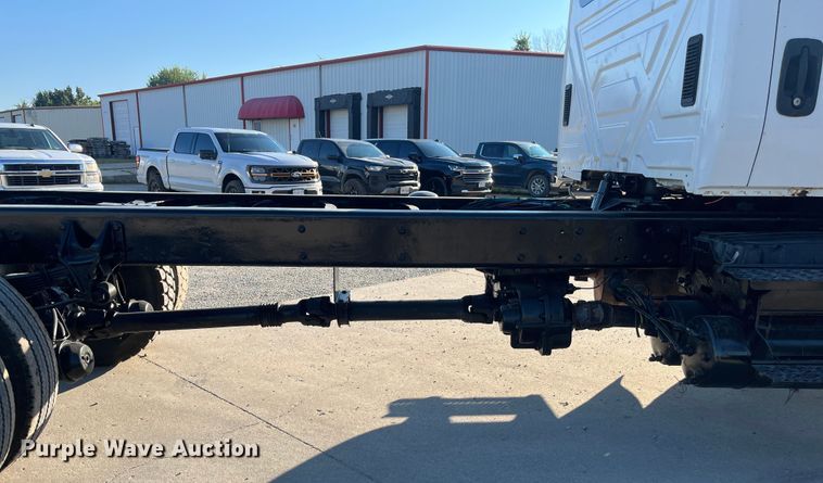 image for item ED2196 2006 International 7300  truck cab and chassis