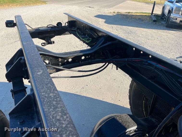 image for item ED2196 2006 International 7300  truck cab and chassis