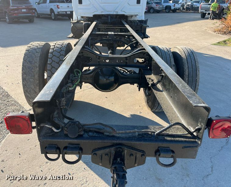 image for item ED2196 2006 International 7300  truck cab and chassis