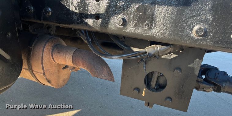 image for item ED2196 2006 International 7300  truck cab and chassis