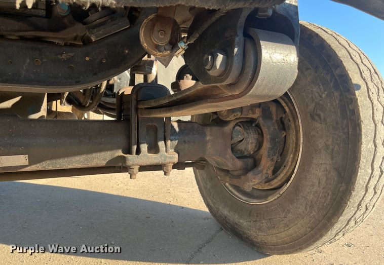 image for item ED2196 2006 International 7300  truck cab and chassis