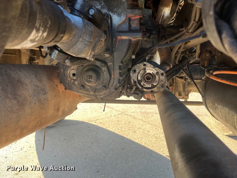 image for item ED2196 2006 International 7300  truck cab and chassis