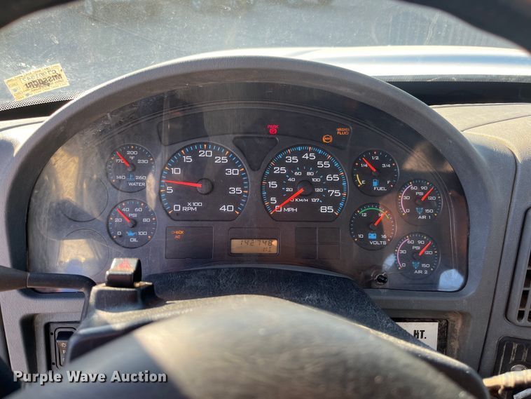 image for item ED2196 2006 International 7300  truck cab and chassis