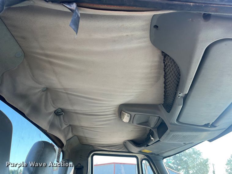 image for item ED2196 2006 International 7300  truck cab and chassis