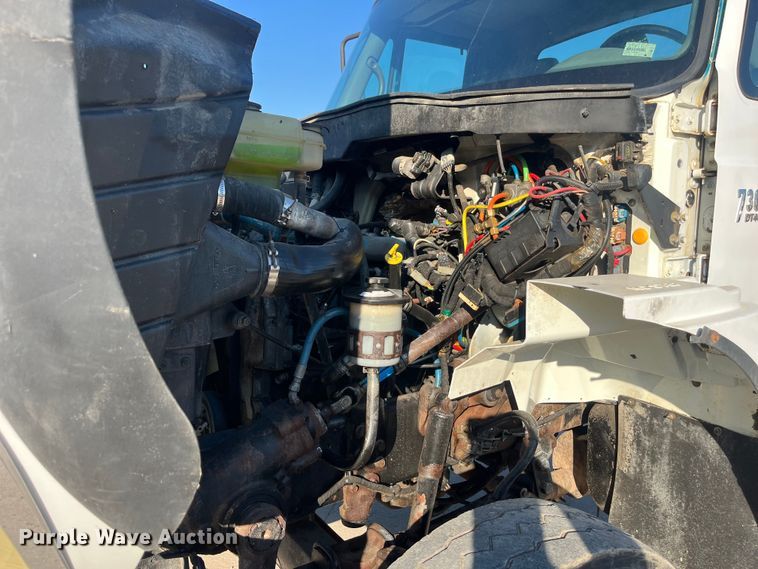 image for item ED2196 2006 International 7300  truck cab and chassis