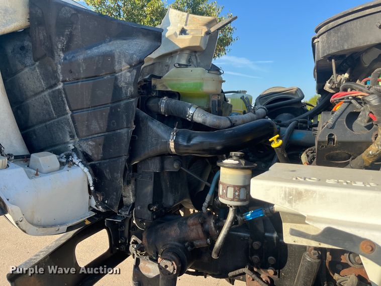 image for item ED2196 2006 International 7300  truck cab and chassis