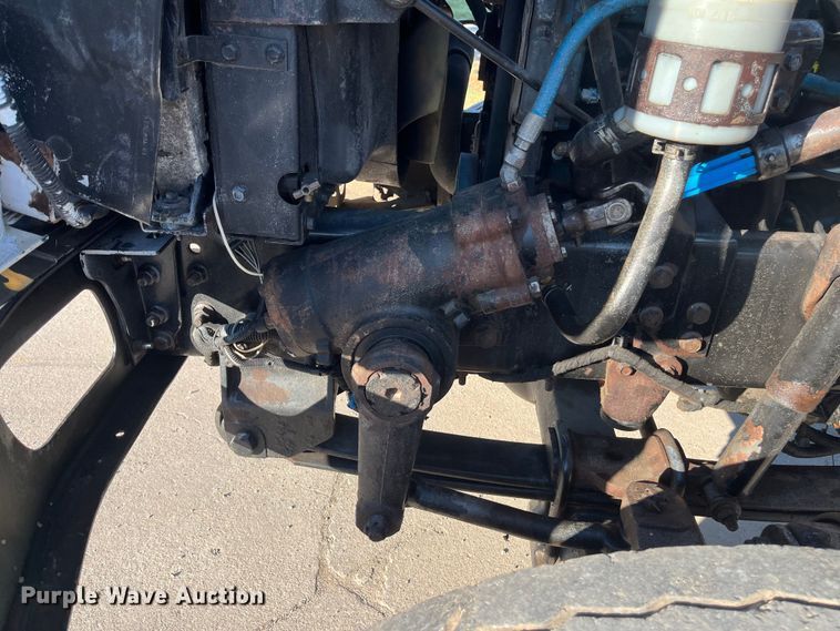 image for item ED2196 2006 International 7300  truck cab and chassis