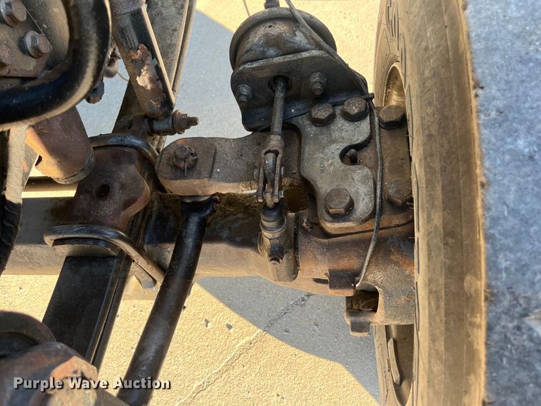 image for item ED2196 2006 International 7300  truck cab and chassis