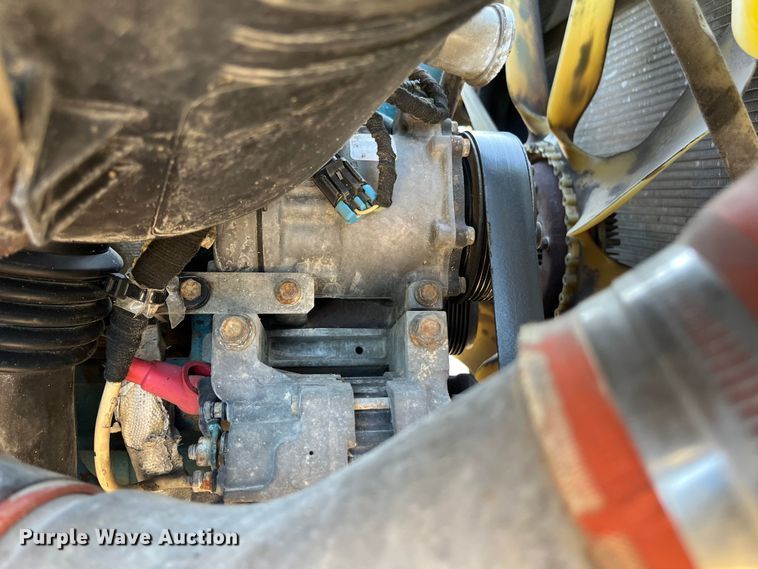 image for item ED2196 2006 International 7300  truck cab and chassis