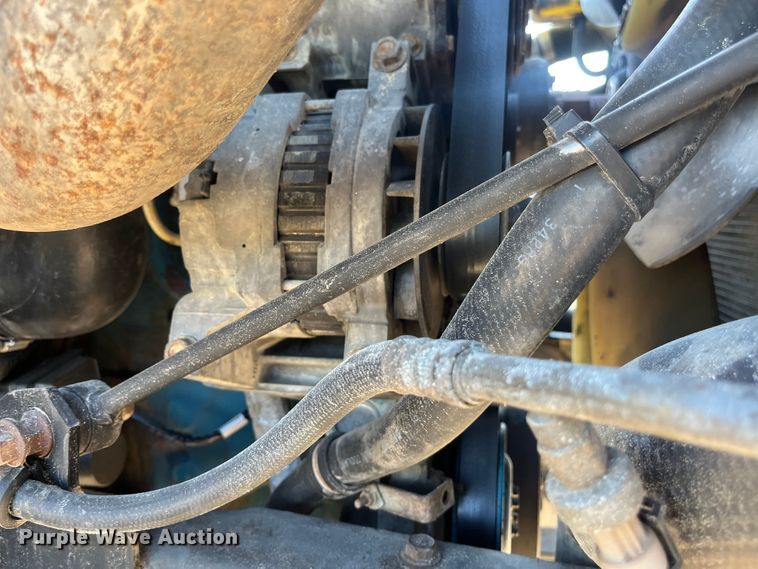 image for item ED2196 2006 International 7300  truck cab and chassis