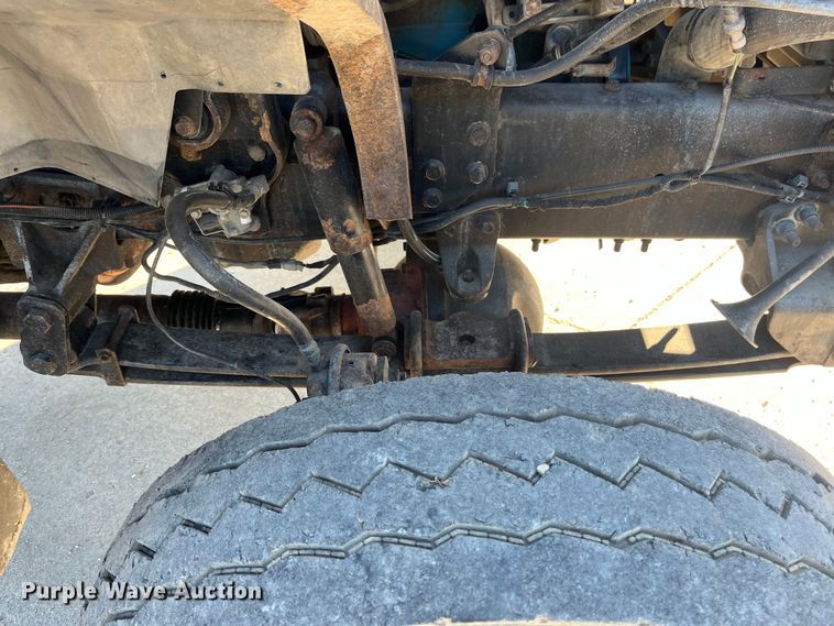 image for item ED2196 2006 International 7300  truck cab and chassis