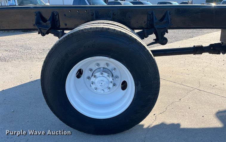 image for item ED2196 2006 International 7300  truck cab and chassis