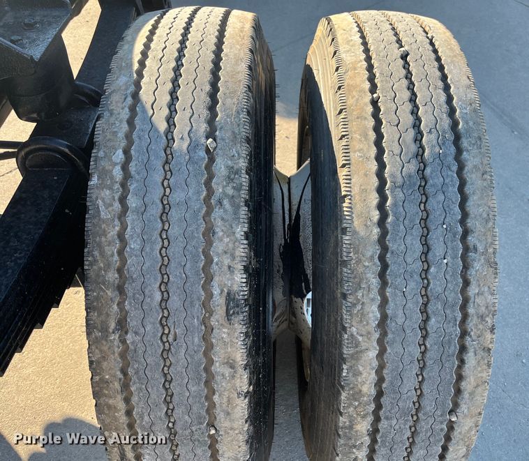 image for item ED2196 2006 International 7300  truck cab and chassis