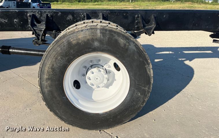 image for item ED2196 2006 International 7300  truck cab and chassis