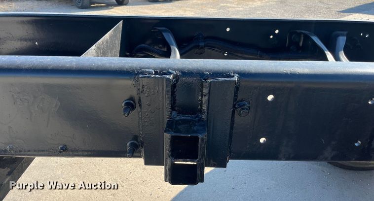 image for item ED2197 2005 International 7400 truck cab and chassis