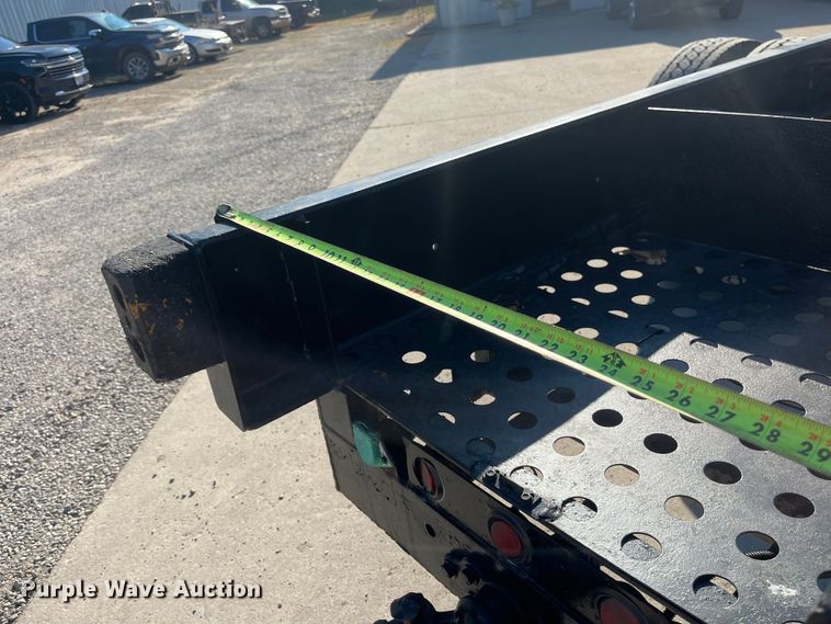 image for item ED2197 2005 International 7400 truck cab and chassis